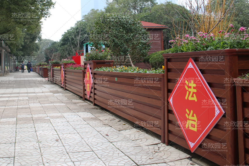 仿木花箱有哪些地方優(yōu)于木質(zhì)花箱？